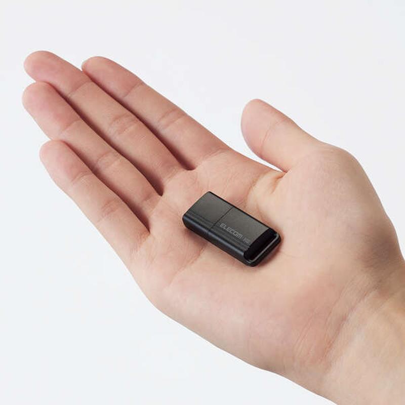 エレコム【 アウトレット 】 SSD 外付け 250GB ポータブル 超小型 キャップ式 USB3.0 USB3.2 Gen2 高速 読込 最大600MB/s テレビ録画 PS5対応 ブラック ESD-EXS0250GBK