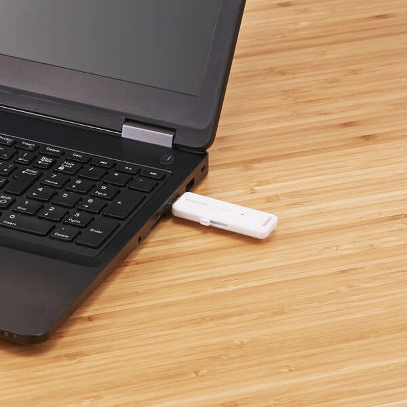 エレコム【 アウトレット 】 SSD 外付け 500GB ポータブル 高速 読込 最大1000MB/s スライド式 キャップレス 高速 USB3.0 USB3.2 Gen2 テレビ録画 PS5対応 小型 USBメモリサイズ ホワイト ESD-EMB0500GWH